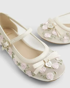 Girls Cream Rose Bud Pumps