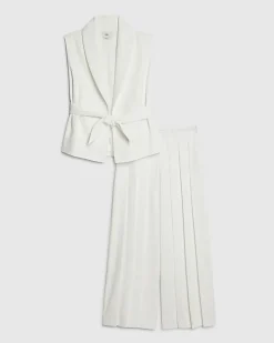 Girls White Sleeveless Blazer Set