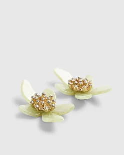Green flower resin stud earrings